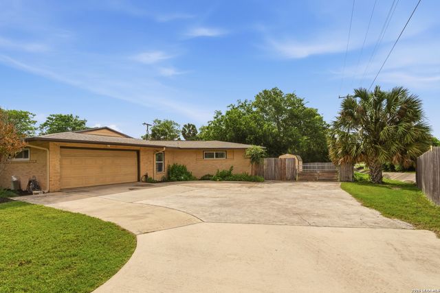 100 GLENTOWER DR, Castle Hills, TX 78213