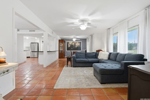 100 GLENTOWER DR, Castle Hills, TX 78213