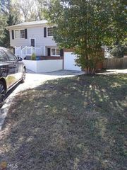 10527 Thrasher Road, Jonesboro, GA 30238