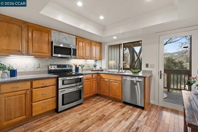 657 Terra California Drive 5, Walnut Creek, CA 94595