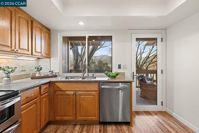 657 Terra California Drive 5, Walnut Creek, CA 94595