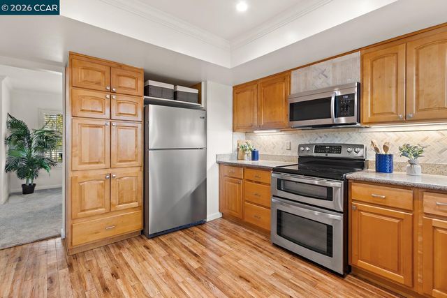 657 Terra California Drive 5, Walnut Creek, CA 94595