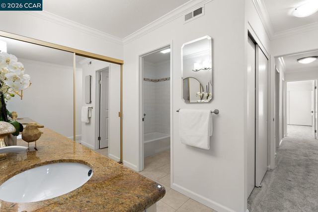 657 Terra California Drive 5, Walnut Creek, CA 94595