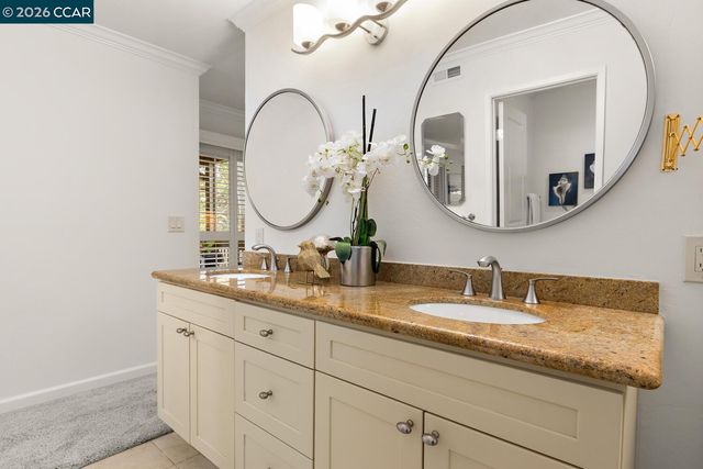 657 Terra California Drive 5, Walnut Creek, CA 94595