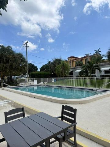 2060 NE 1ST Street 9, Deerfield Beach, FL 33441