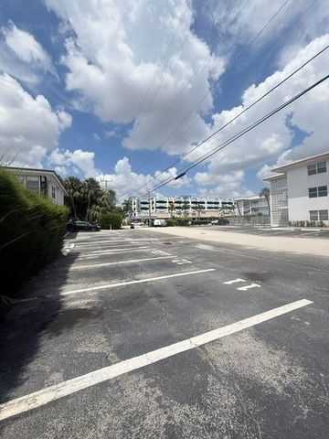 2060 NE 1ST Street 9, Deerfield Beach, FL 33441