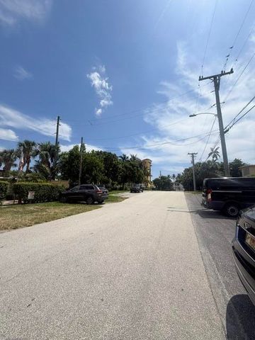 2060 NE 1ST Street 9, Deerfield Beach, FL 33441