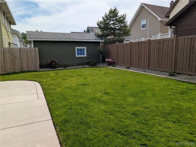 88 Highland Avenue, Tonawanda, NY 14150