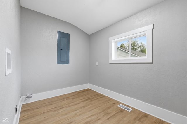 350 S Broadway Street, Atlanta, IN 46031