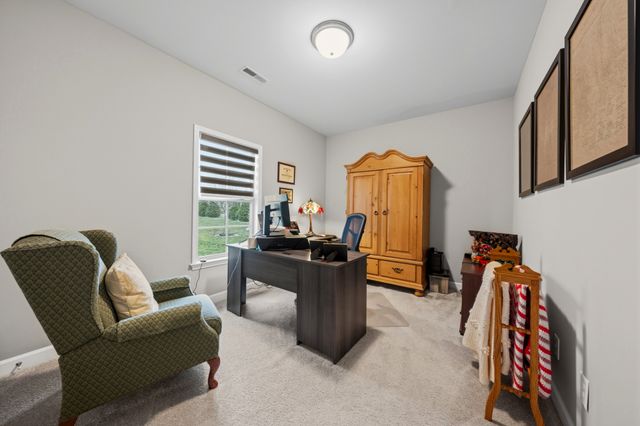 3039 Cross Gate Ln, Columbia, TN 38401