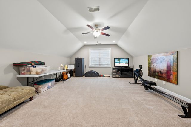 3039 Cross Gate Ln, Columbia, TN 38401