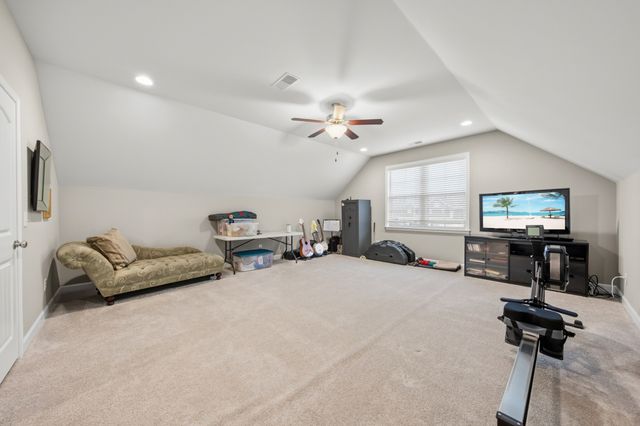 3039 Cross Gate Ln, Columbia, TN 38401