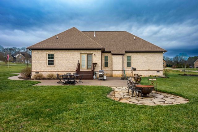 3039 Cross Gate Ln, Columbia, TN 38401