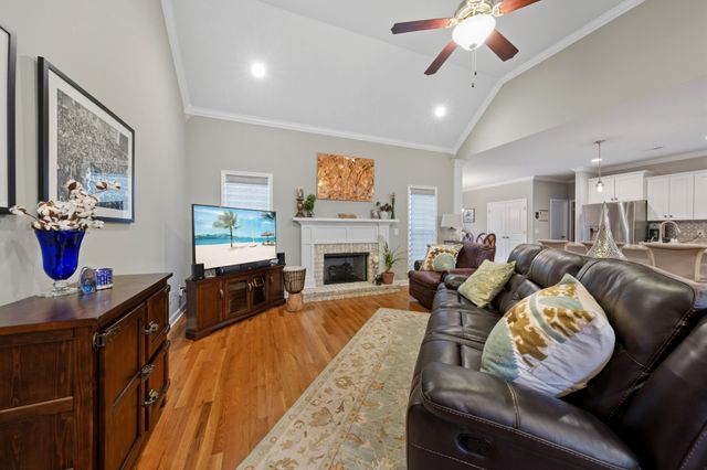 3039 Cross Gate Ln, Columbia, TN 38401