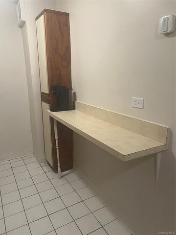 84-20 153rd Avenue 6F, Howard Beach, NY 11414