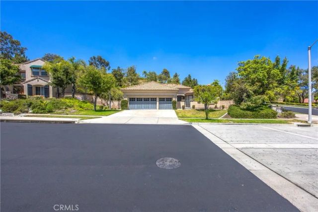 4412 Signature Dr, Corona, CA 92883