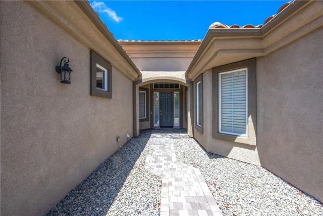 4412 Signature Dr, Corona, CA 92883