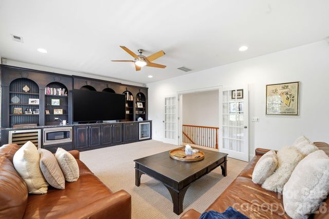 11120 Mcclure Manor Drive, Charlotte, NC 28277