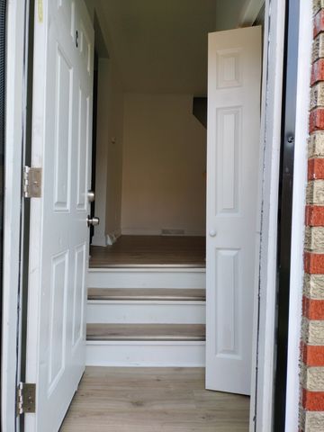 7910 S Muskegon Avenue 3, Chicago, IL 60617