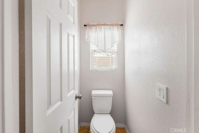 8466 Hoover Court, Oak Hills, CA 92344