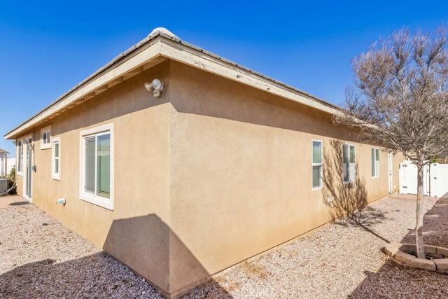 8466 Hoover Court, Oak Hills, CA 92344