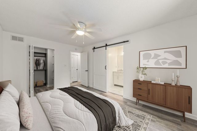 6386 Kindling Court, Lisle, IL 60532