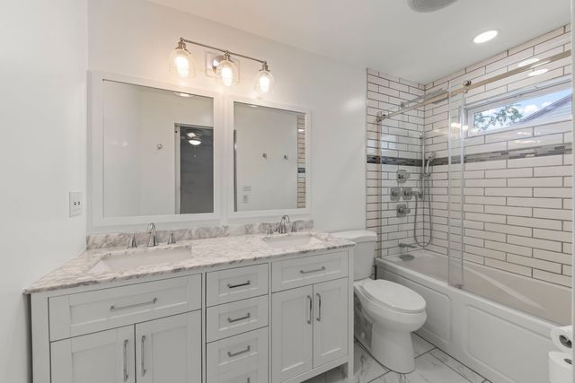 6386 Kindling Court, Lisle, IL 60532