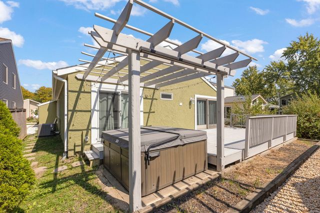 6386 Kindling Court, Lisle, IL 60532