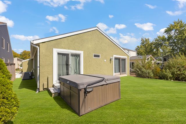 6386 Kindling Court, Lisle, IL 60532