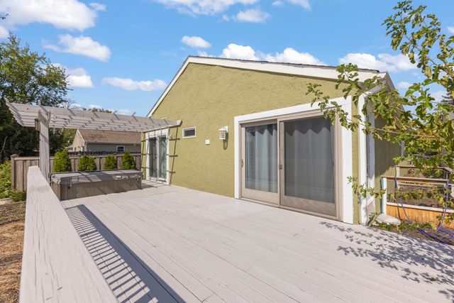 6386 Kindling Court, Lisle, IL 60532