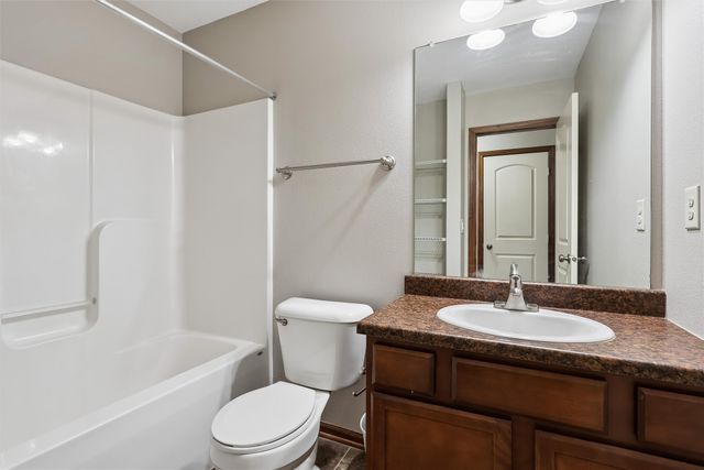 1224 NE 7th Lane, Ankeny, IA 50021