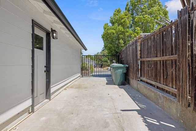 5942 Ashworth Way, Carmichael, CA 95608