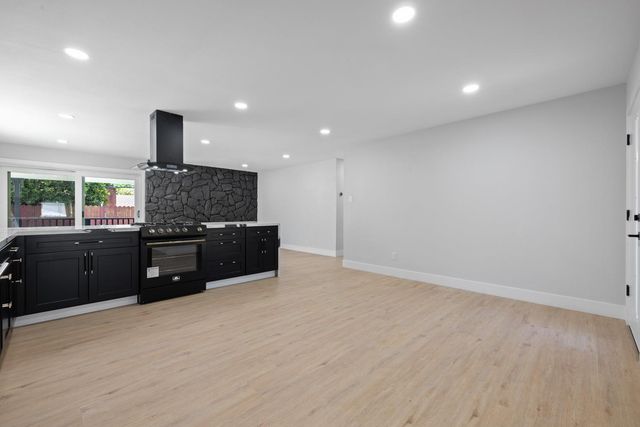 5942 Ashworth Way, Carmichael, CA 95608