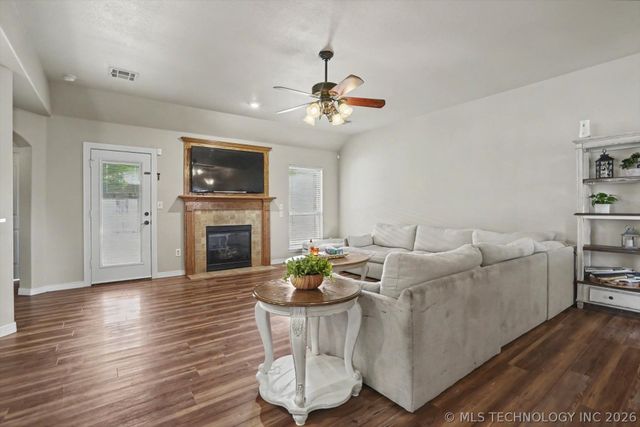 14559 S Courtney Lane, Glenpool, OK 74033