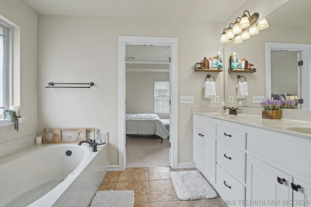 14559 S Courtney Lane, Glenpool, OK 74033