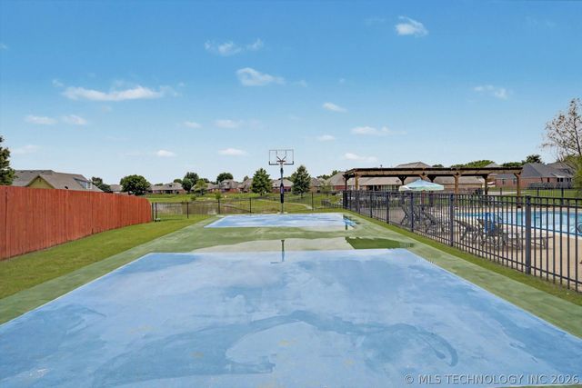 14559 S Courtney Lane, Glenpool, OK 74033