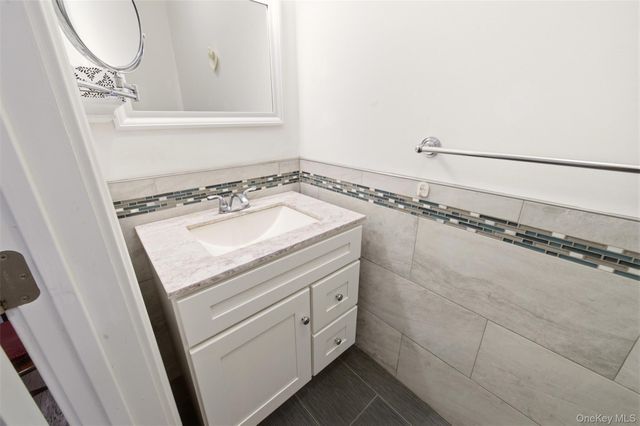 723 Carman Avenue 9, Westbury, NY 11590