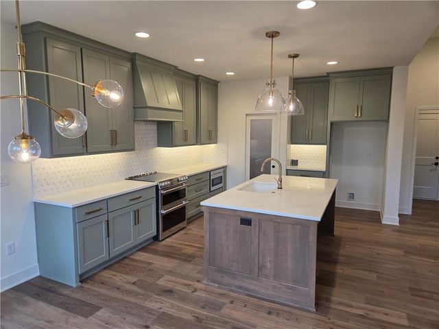 7238 Richards Drive, Shawnee, KS 66216