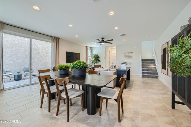 8330 E PETERSON Avenue, Mesa, AZ 85212