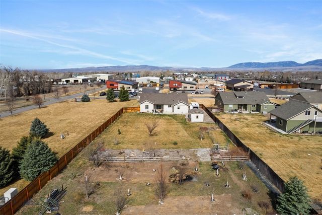 88 Riverway Road, Belgrade, MT 59714