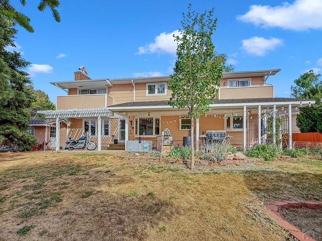 6 Hastings Dr, Pueblo, CO 81001
