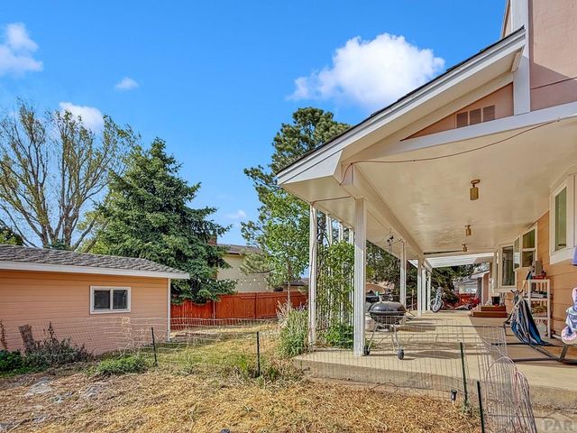 6 Hastings Dr, Pueblo, CO 81001