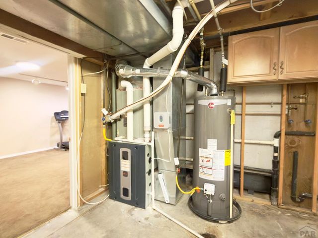 6 Hastings Dr, Pueblo, CO 81001