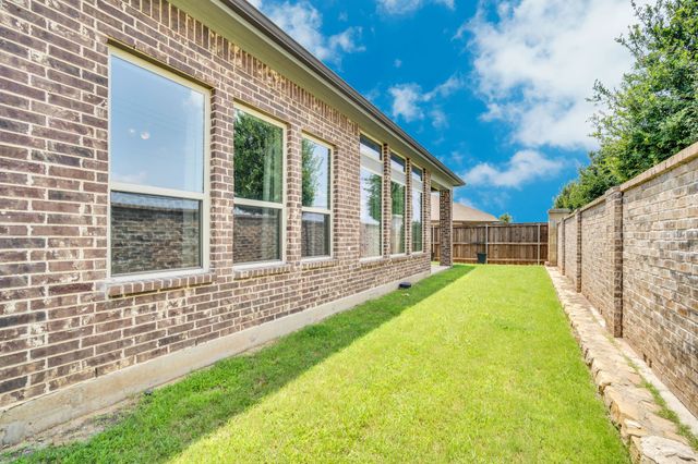 2403 High Bluff Drive, Mansfield, TX 76063