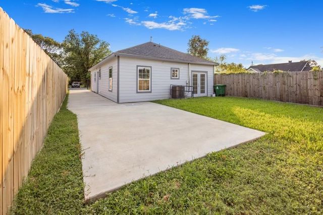 3234 Berry Street, Houston, TX 77004