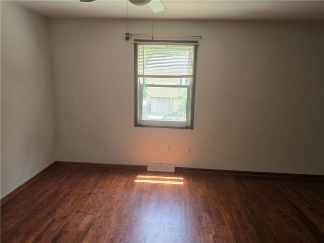 4859 NW Misty Lane, Kansas City, MO 64151