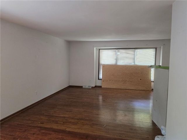 4859 NW Misty Lane, Kansas City, MO 64151