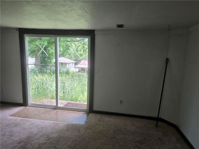 4859 NW Misty Lane, Kansas City, MO 64151