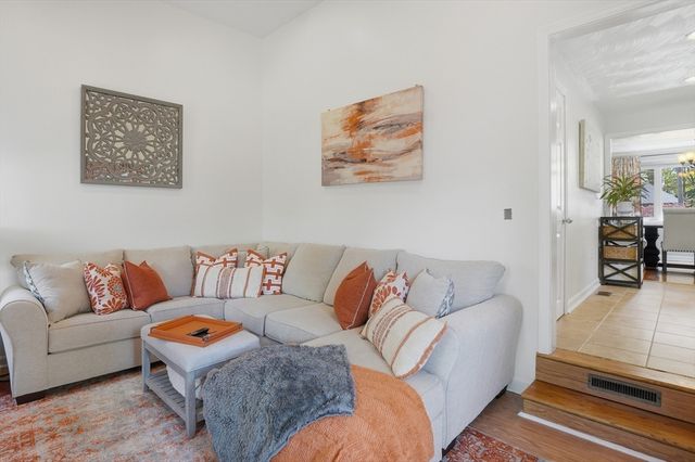 7 Park Villa Avenue, Worcester, MA 01606