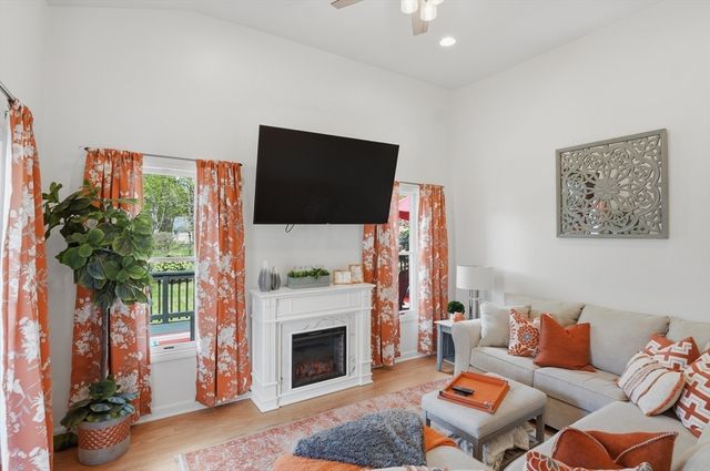 7 Park Villa Avenue, Worcester, MA 01606